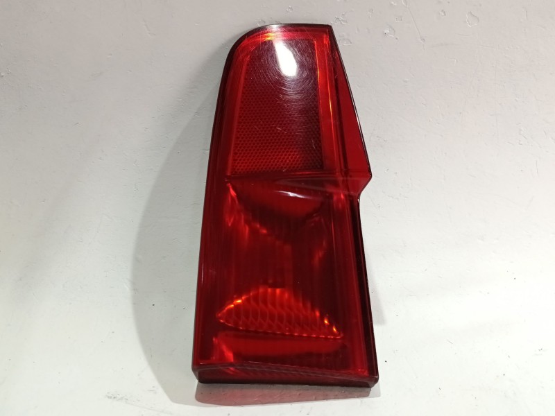 Recambio de piloto porton trasero izquierdo para fiat punto (188_) 1.3 jtd 16v referencia OEM IAM 461907481  