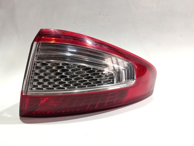 Recambio de piloto trasero derecho para ford mondeo iv (ba7) 2.0 tdci referencia OEM IAM E414586  