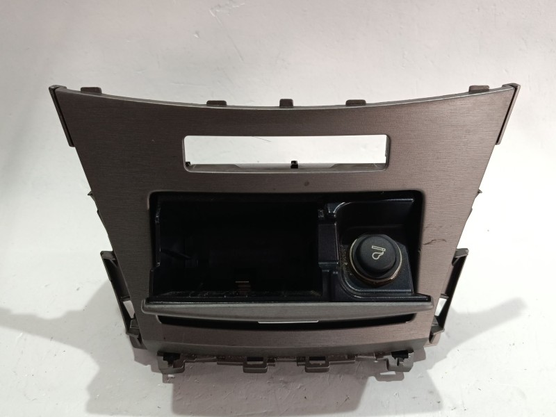 Recambio de cenicero para toyota avensis sedán (_t27_) 2.2 d-4d (adt271_) referencia OEM IAM 5880405100  