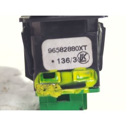 Recambio de boton cierre centralizado para peugeot partner tepee 1.6 hdi / bluehdi 75 referencia OEM IAM 96582880XT  