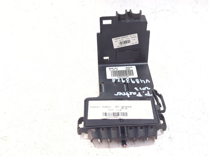 Recambio de caja reles / fusibles para peugeot partner tepee 1.6 hdi / bluehdi 75 referencia OEM IAM 9660222380  