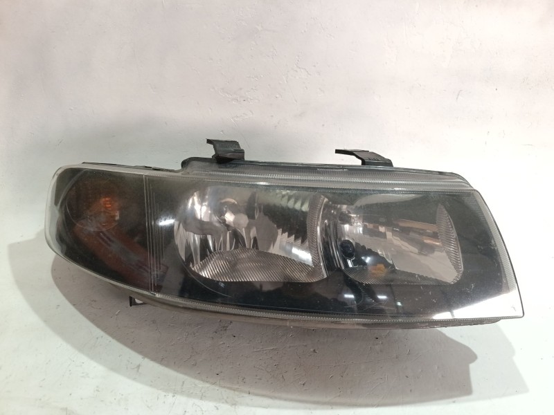 Recambio de faro delantero derecho para seat toledo ii (1m2) 1.9 tdi referencia OEM IAM 1M1941002D  
