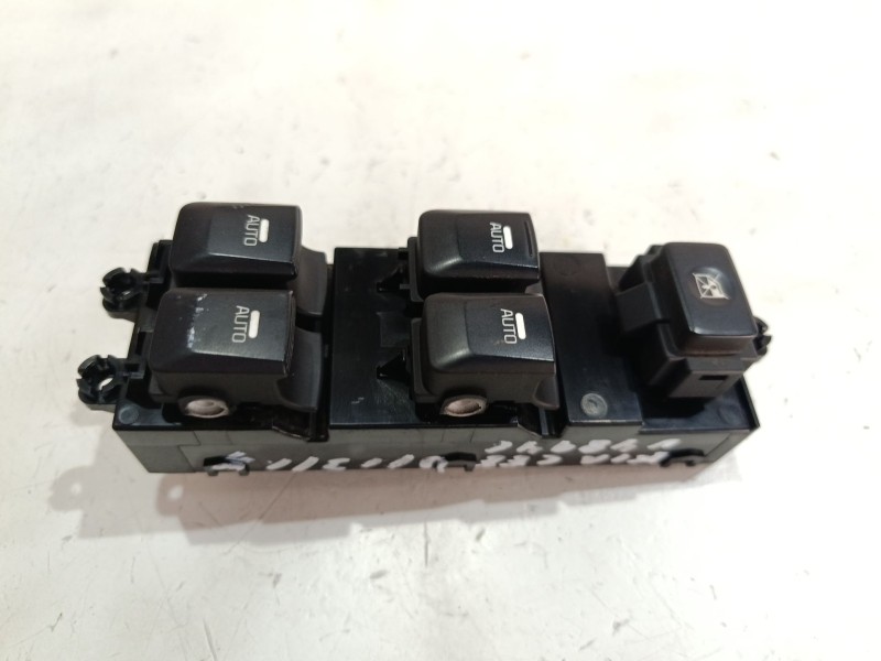 Recambio de mando elevalunas delantero izquierdo para kia cee´d (jd) 1.4 crdi 90 referencia OEM IAM 93570A2000  