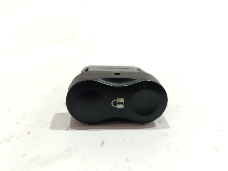 Recambio de boton cierre centralizado para dacia duster i (2010) 1.5 dci referencia OEM IAM 870250  