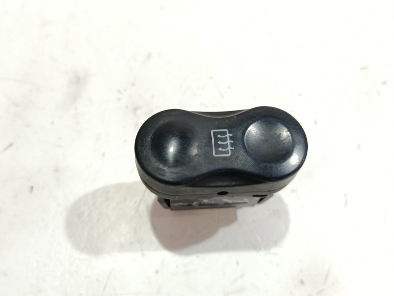Recambio de boton luneta termica para dacia duster i (2010) 1.5 dci referencia OEM IAM 710682  