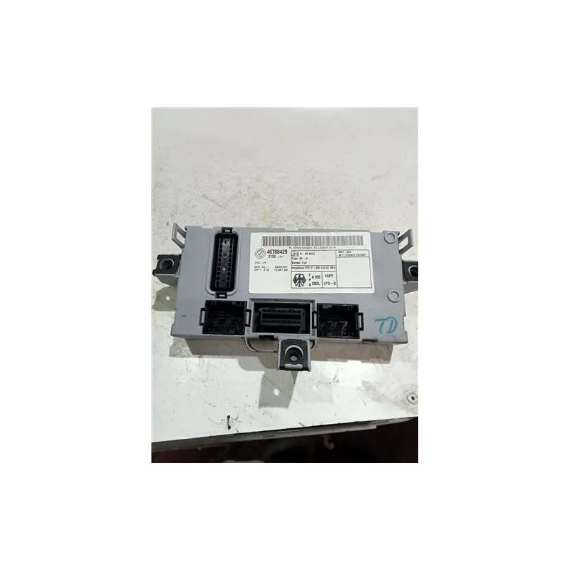 Recambio de caja fusibles/rele para fiat ii punto (188) berlina (2002) referencia OEM IAM 46788429  