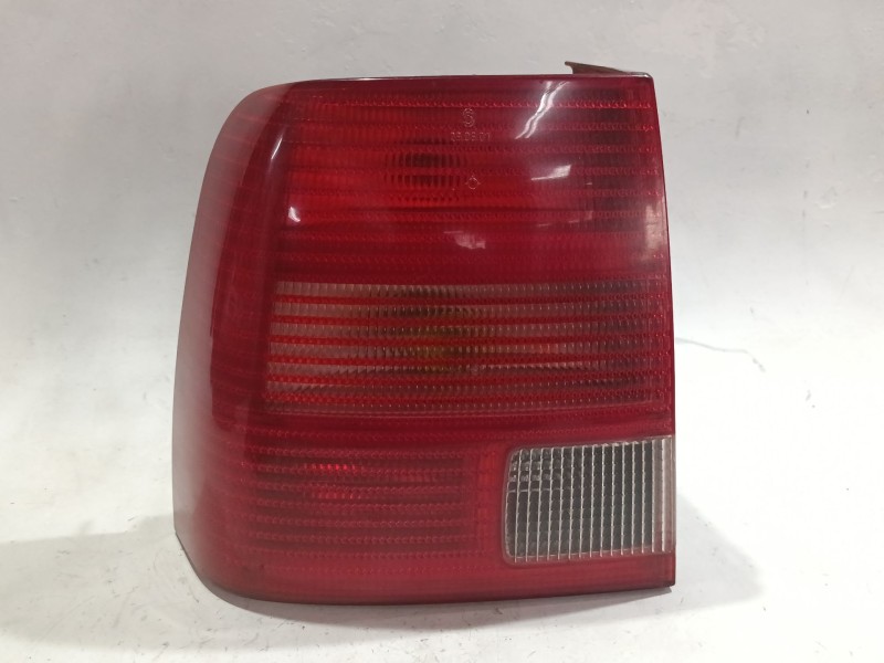 Recambio de piloto trasero izquierdo para volkswagen passat b5 (3b2) 1.9 tdi referencia OEM IAM Xa  