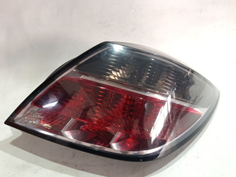 Recambio de piloto trasero derecho para opel astra h (a04) 1.9 cdti (l48) referencia OEM IAM 2445183A  