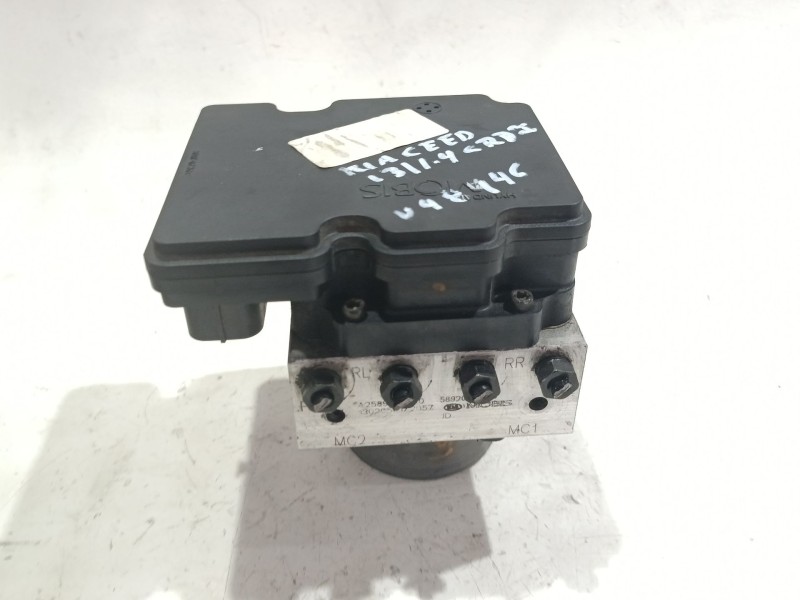 Recambio de nucleo abs para kia cee´d (jd) 1.4 crdi 90 referencia OEM IAM A258930500  