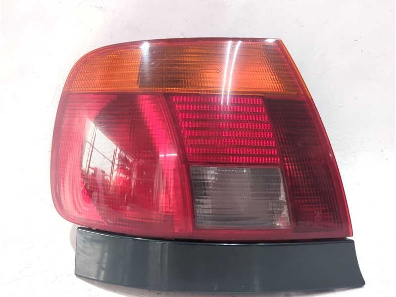 Recambio de piloto trasero izquierdo para audi a4 b5 (8d2) 1.8 referencia OEM IAM 8D0945095A  