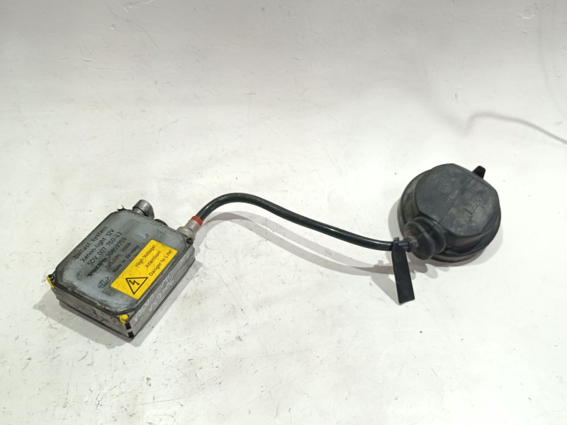 Recambio de centralita xenon para volvo v40 familiar (1995) 1.9 di referencia OEM IAM 30859759  