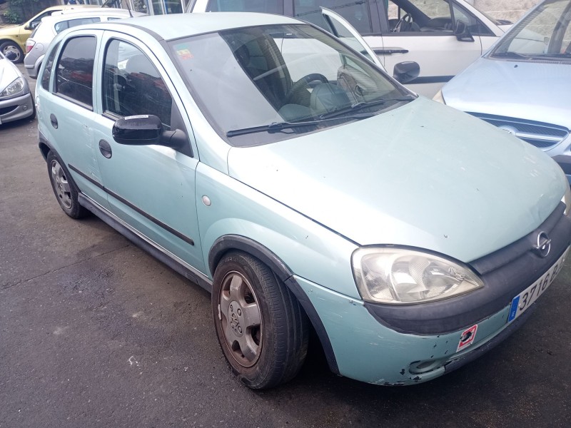 opel corsa c (x01) del año 2001