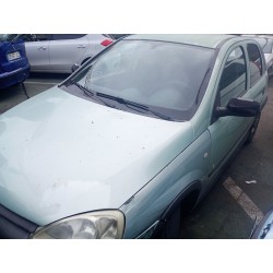 opel corsa c (x01) del año 2001