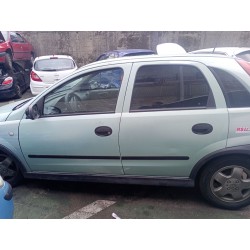 opel corsa c (x01) del año 2001