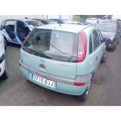 opel corsa c (x01) del año 2001