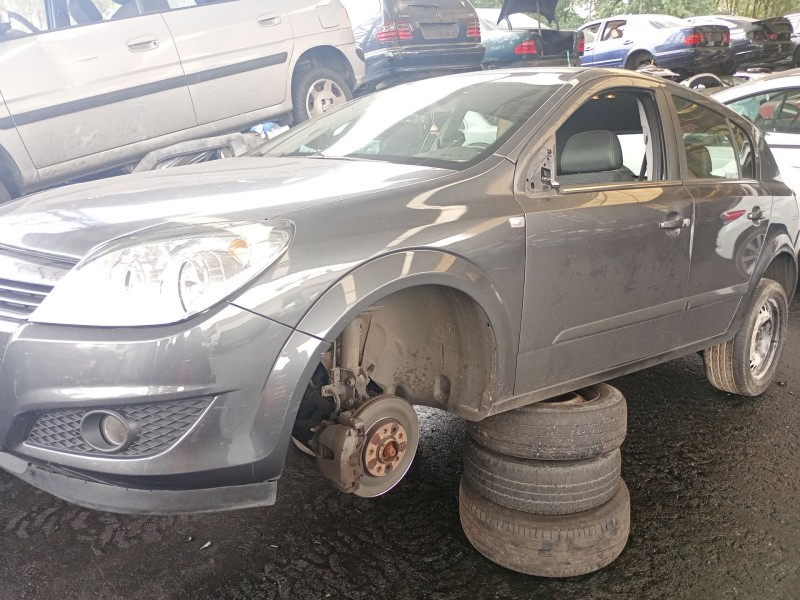 opel astra h (a04) del año 2009