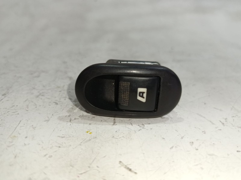 Recambio de mando elevalunas para citroën c3 i (fc_, fn_) 1.4 hdi referencia OEM IAM 27668  