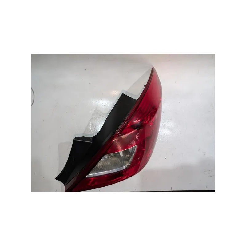 Recambio de piloto trasero derecho para opel corsa d (2006) 1.4 referencia OEM IAM GM93190951  
