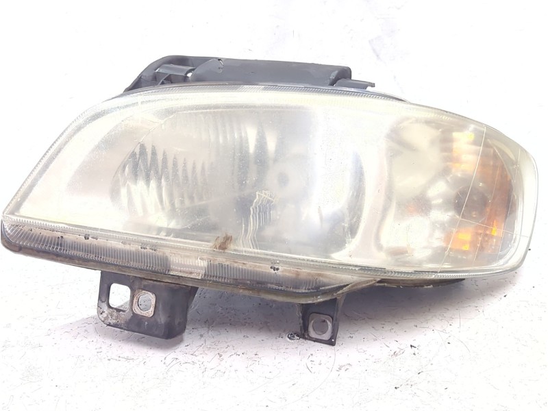 Recambio de faro izquierdo para seat ibiza ii (6k1) 1.4 i referencia OEM IAM E95209  