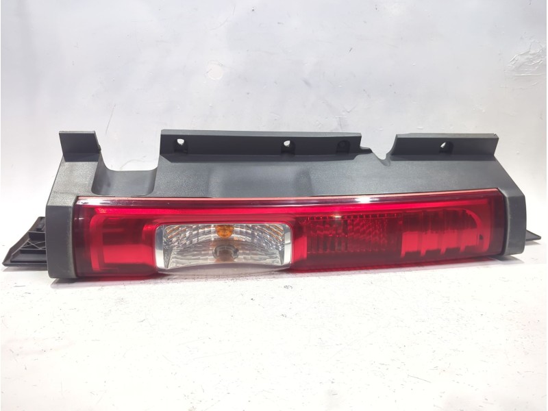 Recambio de piloto trasero derecho para opel vivaro a furgoneta (x83) 2.0 cdti (f7) referencia OEM IAM 93857722  