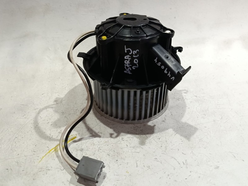 Recambio de motor calefaccion para opel astra j gtc 1.7 cdti (08) referencia OEM IAM U0392001  