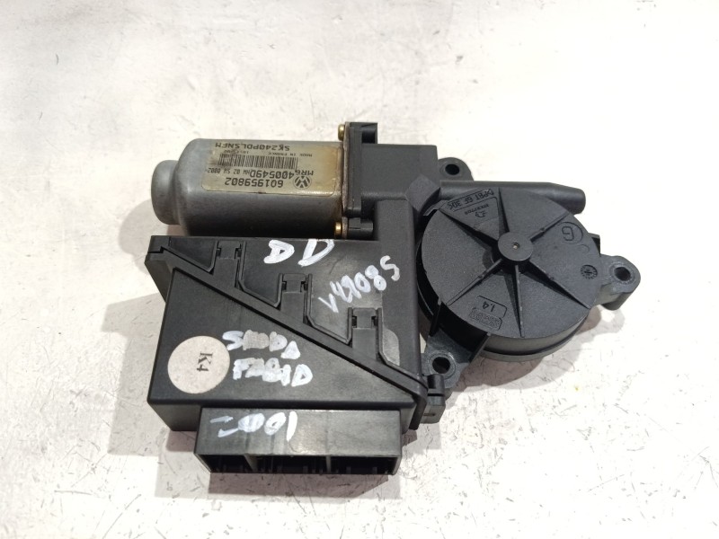 Recambio de motor elevalunas delantero derecho para skoda fabia i (6y2) 1.9 tdi referencia OEM IAM 400549D  