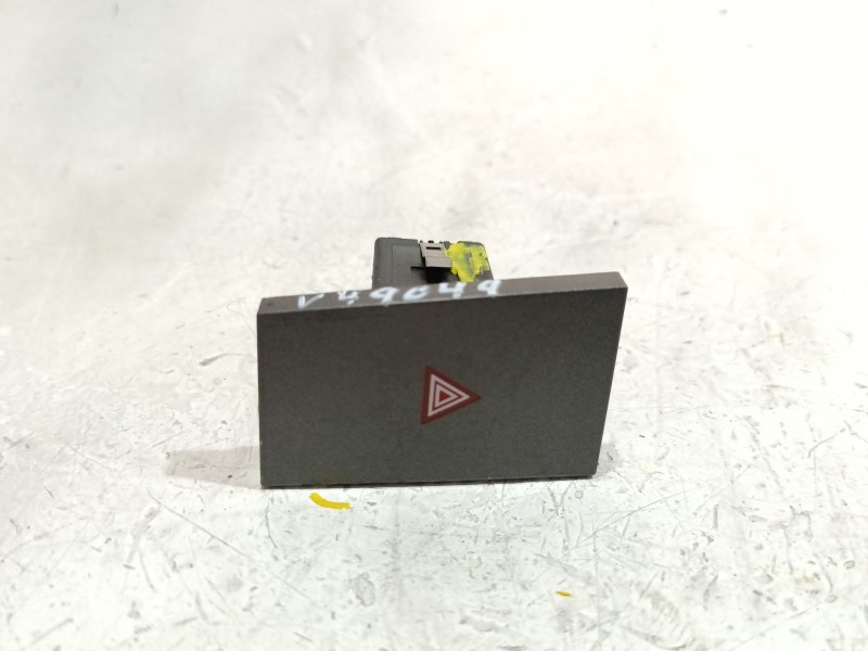 Recambio de boton emergencia para opel vectra c gts (z02) 1.9 cdti (f68) referencia OEM IAM 13138255  