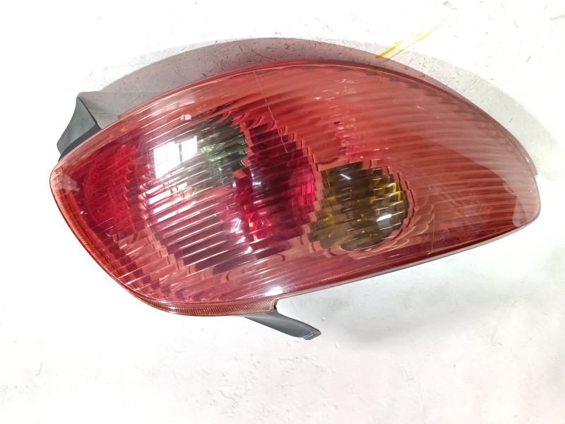 Recambio de piloto trasero izquierdo para peugeot 206 hatchback (2a/c) 1.4 i referencia OEM IAM 2058  