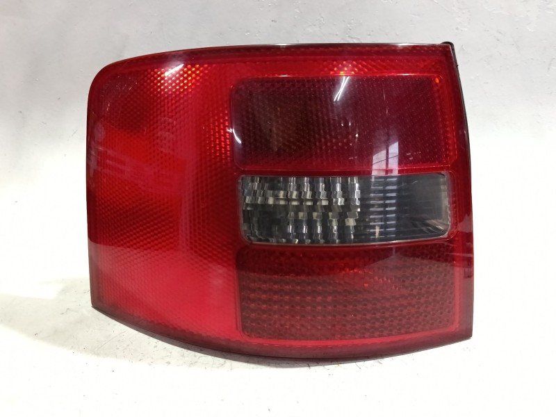 Recambio de piloto trasero izquierdo para audi allroad c5 (4bh) 2.5 tdi quattro referencia OEM IAM 4b9495095  