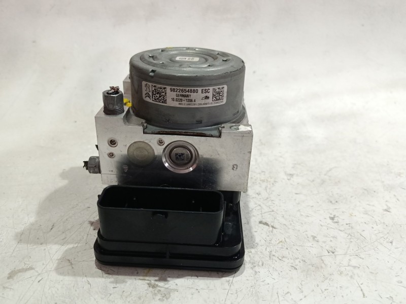Recambio de nucleo abs para peugeot 208 i (ca_, cc_) 1.2 vti 82 referencia OEM IAM 9822654880  