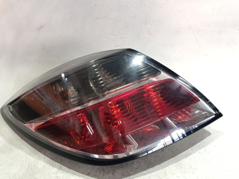 Recambio de piloto trasero izquierdo para opel astra h (a04) 1.9 cdti (l48) referencia OEM IAM 16139100  