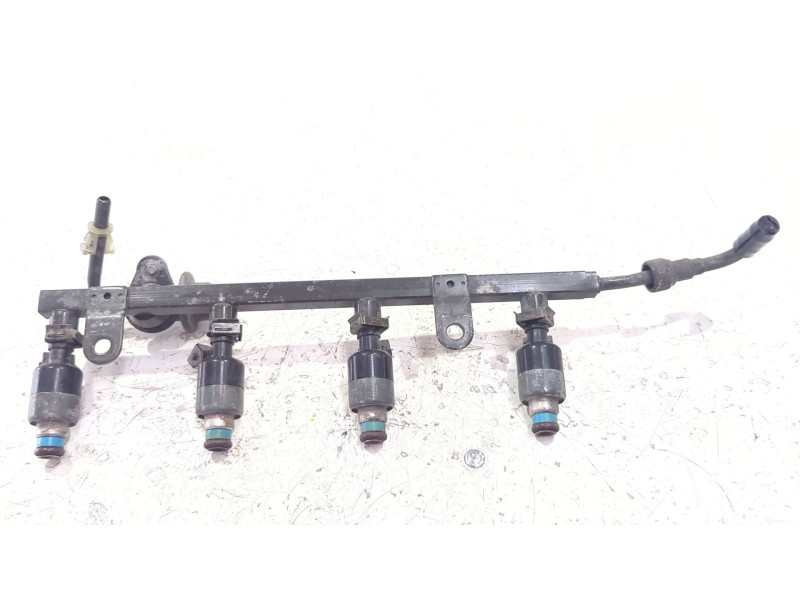 Recambio de rampa inyectores para daewoo lanos (klat) 1.5 referencia OEM IAM 17121646  