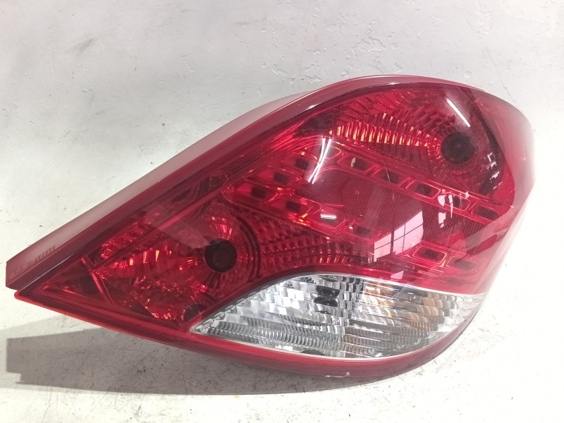Recambio de piloto trasero derecho para peugeot 207/207+ (wa_, wc_) 1.6 hdi 110 referencia OEM IAM 968656598000R  