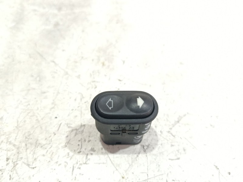 Recambio de mando elevalunas para ford fiesta iii (gfj) 1.4 referencia OEM IAM 14529AB  