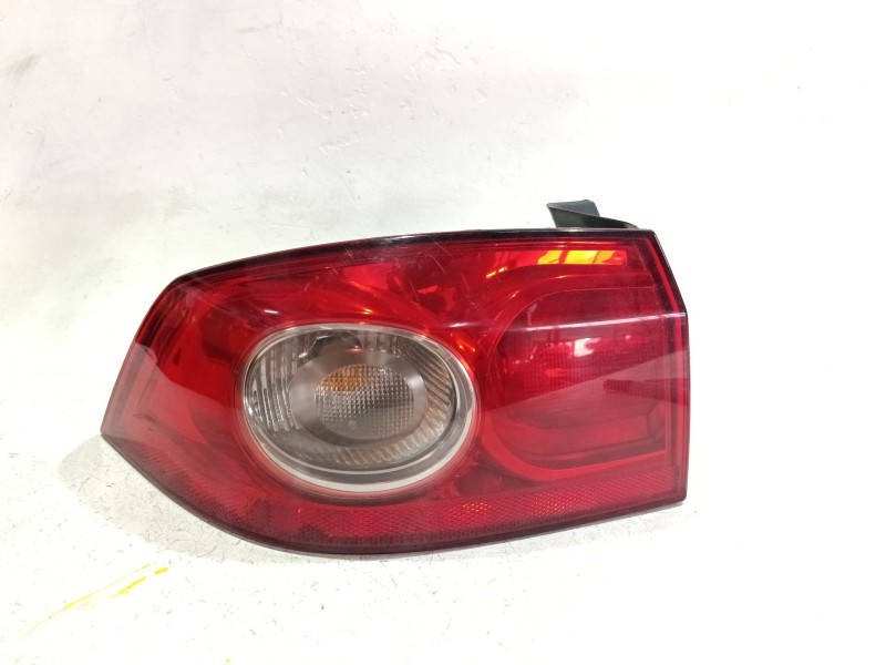 Recambio de piloto trasero izquierdo para renault laguna ii (bg0)(2001) 1.9 dci referencia OEM IAM 04031  