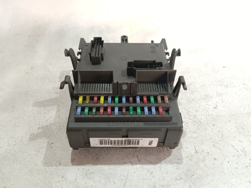 Recambio de caja reles / fusibles para renault laguna ii (bg0)(2001) 1.9 dci referencia OEM IAM 8200004201E  