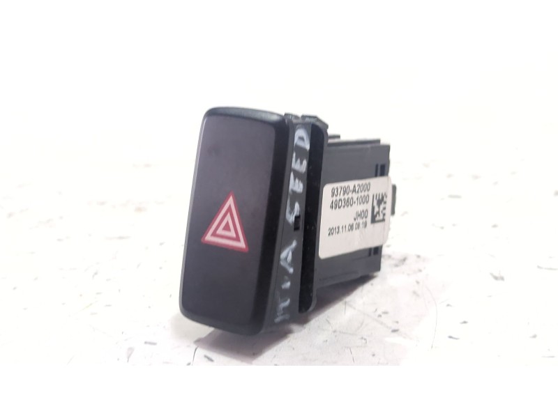 Recambio de boton emergencia para kia cee´d (jd) 1.4 crdi 90 referencia OEM IAM 93790A2000  