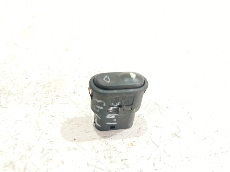 Recambio de mando elevalunas para ford fiesta iii (gfj) 1.4 referencia OEM IAM 14529AB  