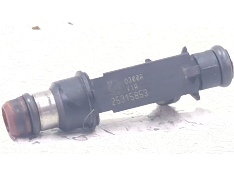Recambio de inyector para daewoo tacuma 2.0 121 cv referencia OEM IAM 25315853  