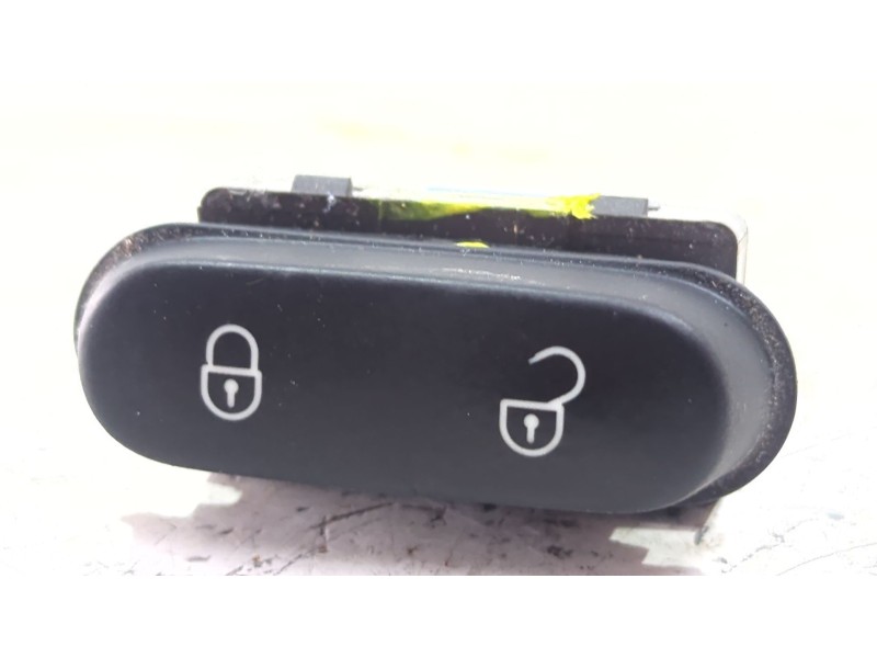 Recambio de interruptor cierre centralizado para seat altea (5p1) 1.9 tdi referencia OEM IAM 5P0962125A  