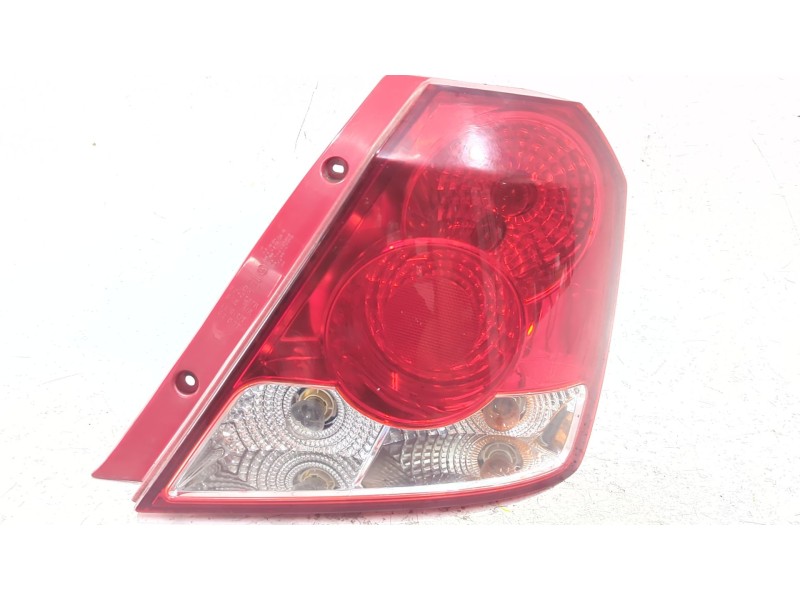 Recambio de piloto trasero derecho para daewoo kalos (klas) 1.4 16v referencia OEM IAM 300267R  