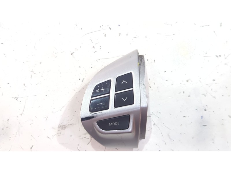 Recambio de mando volante para mitsubishi asx 1.8 d 110 cv referencia OEM IAM 75B4712  
