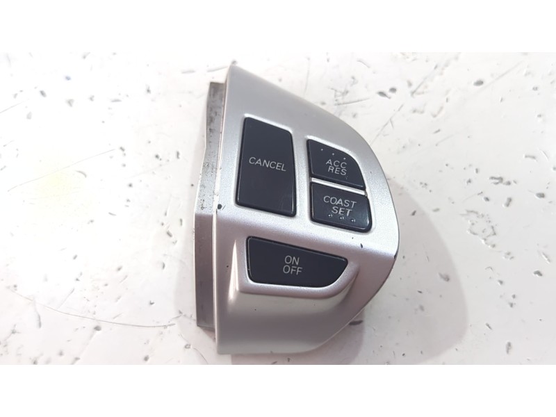 Recambio de mando volante para mitsubishi asx 1.8 d 110 cv referencia OEM IAM 75B4732  