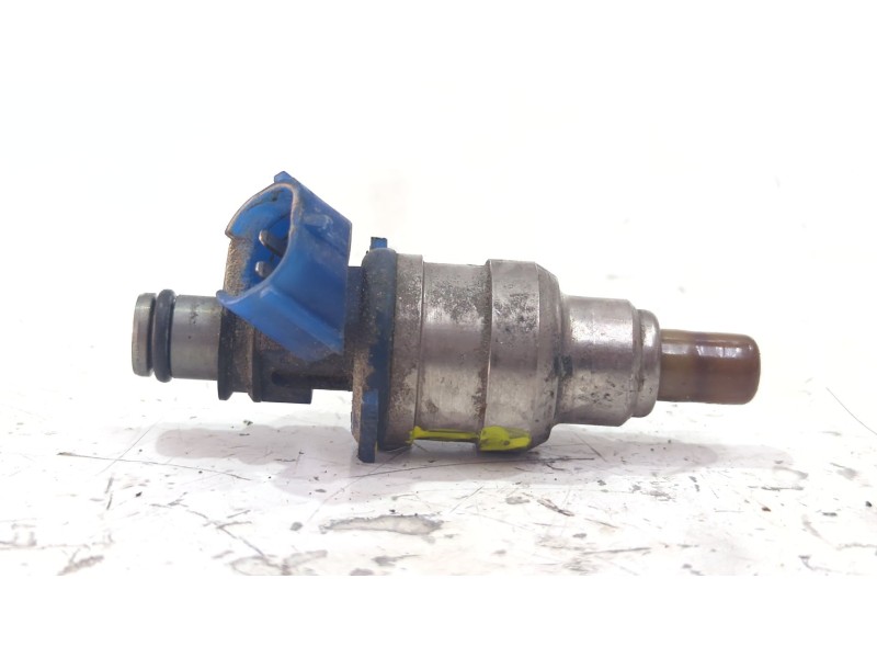 Recambio de inyector para mazda 626 berl./coupe/familiar (gd/gv)(1987) 2.0 referencia OEM IAM 1955001970  