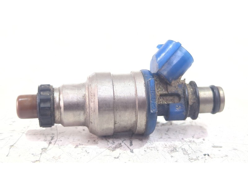 Recambio de inyector para mazda 626 berl./coupe/familiar (gd/gv)(1987) 2.0 referencia OEM IAM 1955001970  