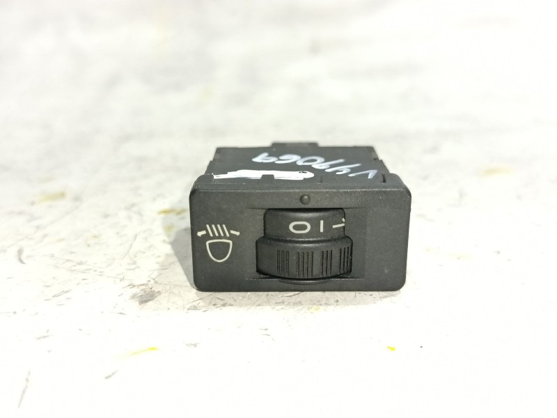 Recambio de regulador altura luces para citroën xsara (n1) 2.0 hdi 90 referencia OEM IAM A1074  