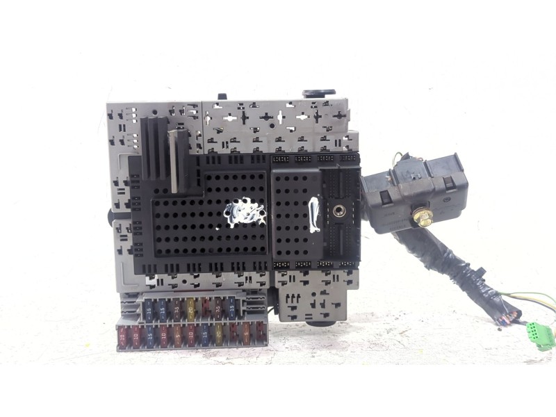 Recambio de caja reles / fusibles para volvo xc90 i (275) d5 awd referencia OEM IAM 30679527  