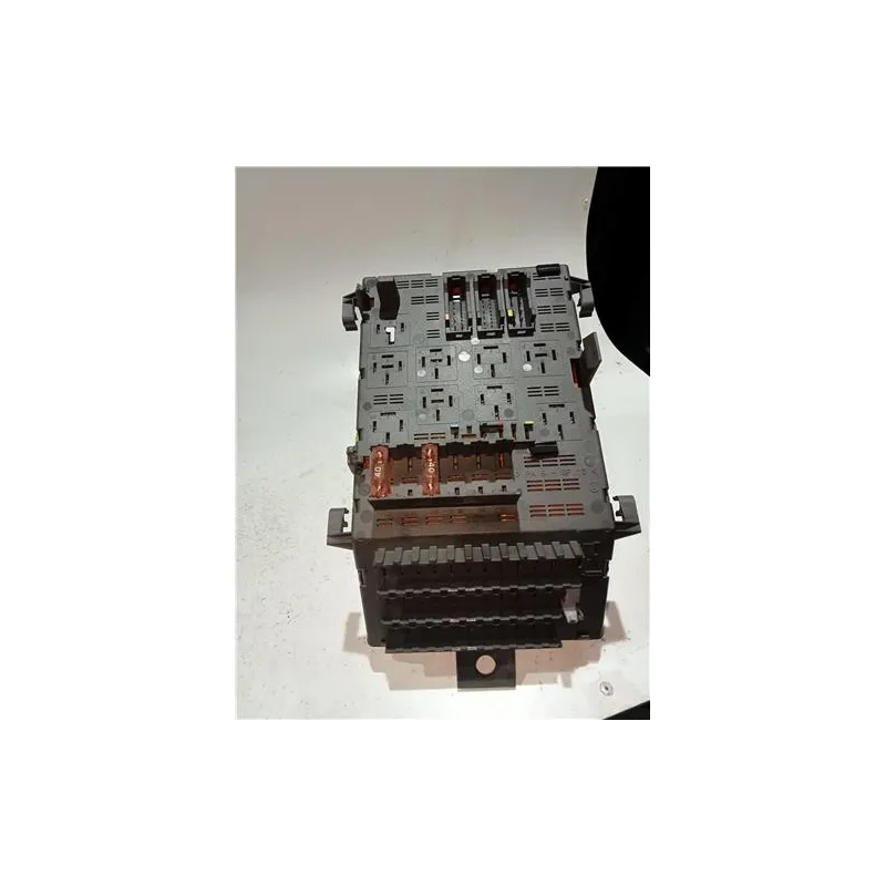 Recambio de caja fusibles/rele para renault laguna ii (bg0)(2001) 1.9 dci (bg0g) referencia OEM IAM 7703197962N  