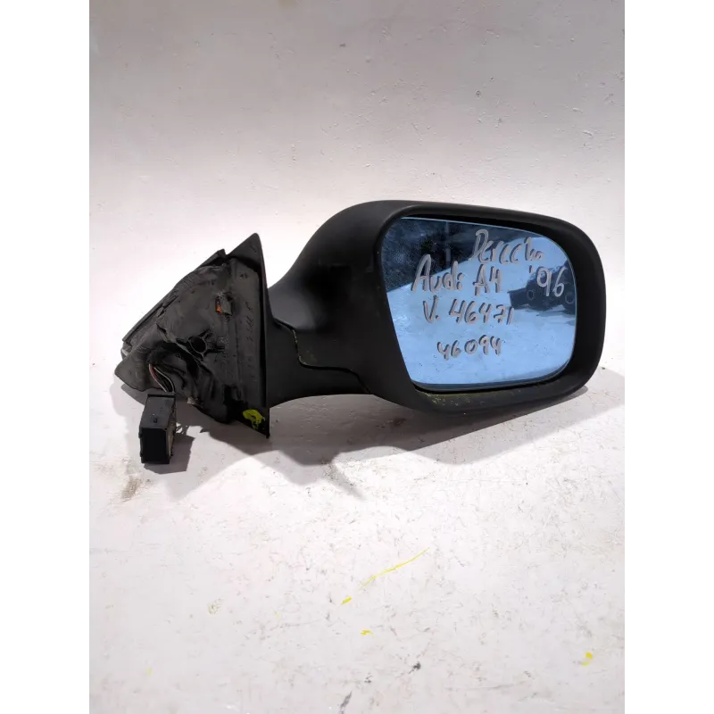Recambio de retrovisor derecho para audi a4 b5 (8d2) 1.9 tdi quattro referencia OEM IAM 8D0857544  