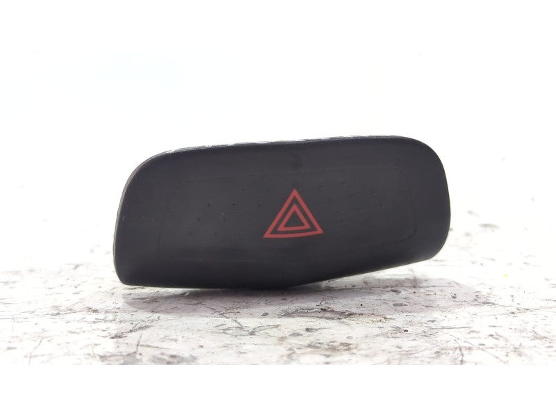 Recambio de boton emergencia para nissan primera (p11) 1.6 16v referencia OEM IAM 06016  